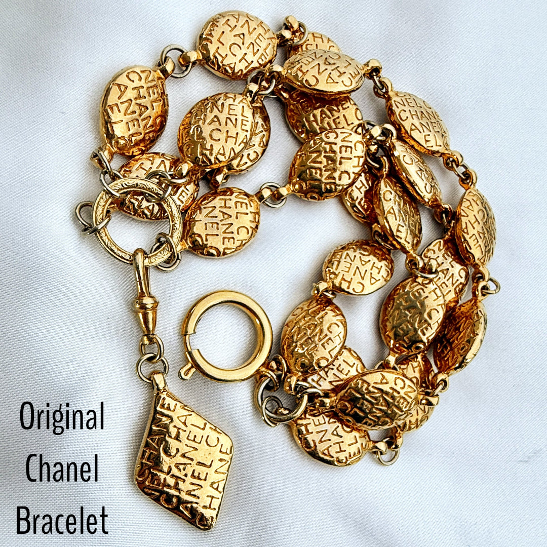 Gold Oval Printed Necklace with Pearl Drop