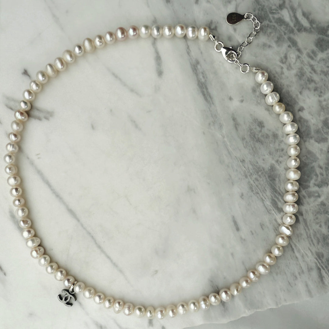 Pearl Choker with Mini Dark Silver Logo