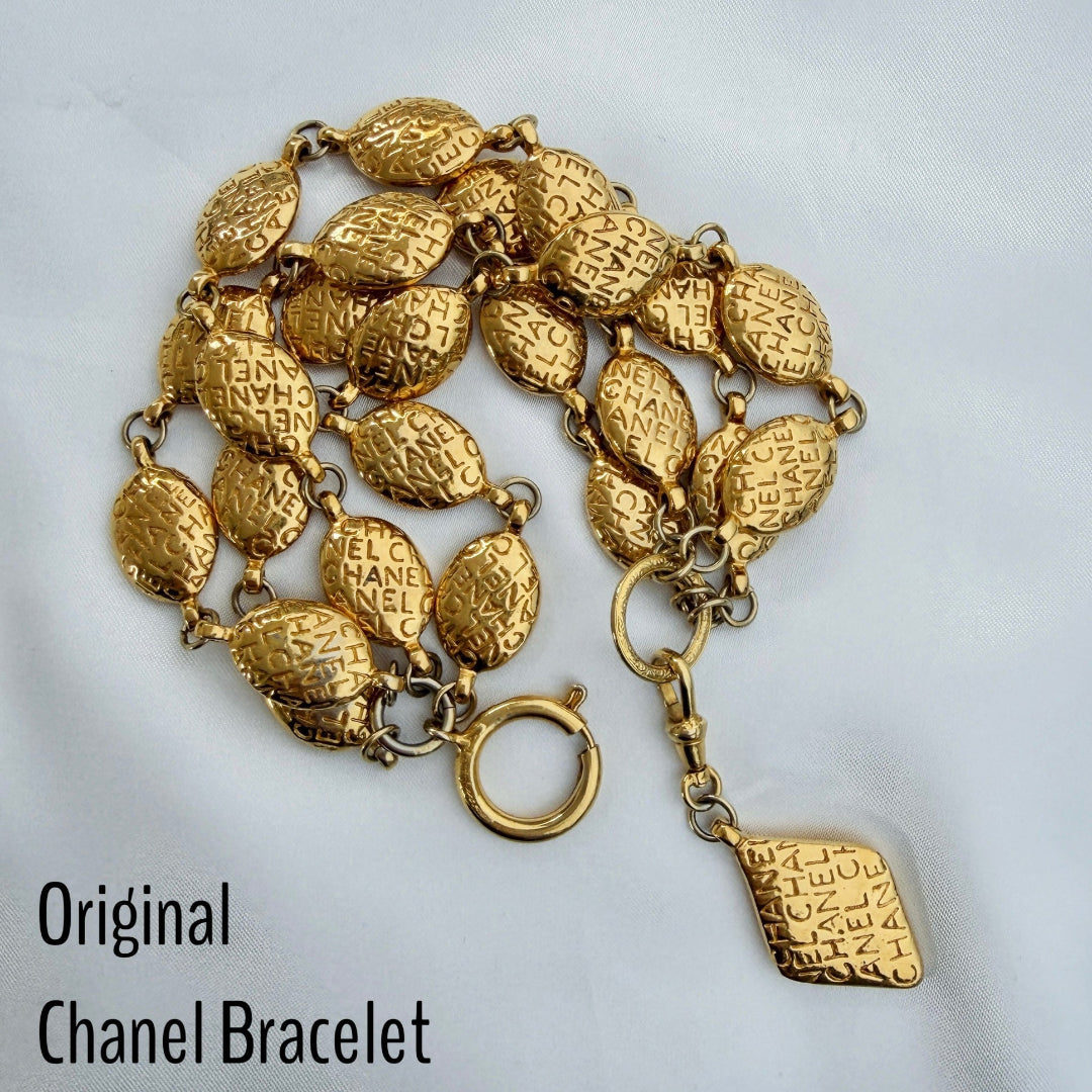 Gold Oval Printed Necklace with Pearl Drop
