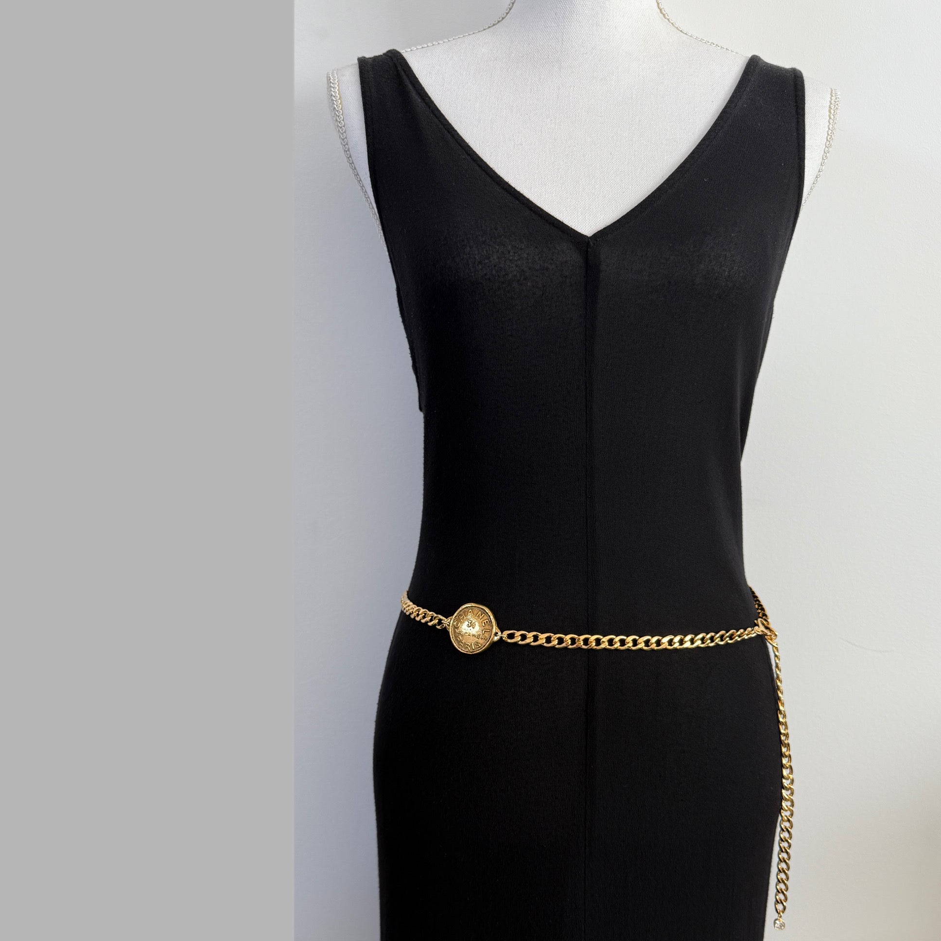 31 Rue Cambon Paris Medallion Link Belt/Necklace