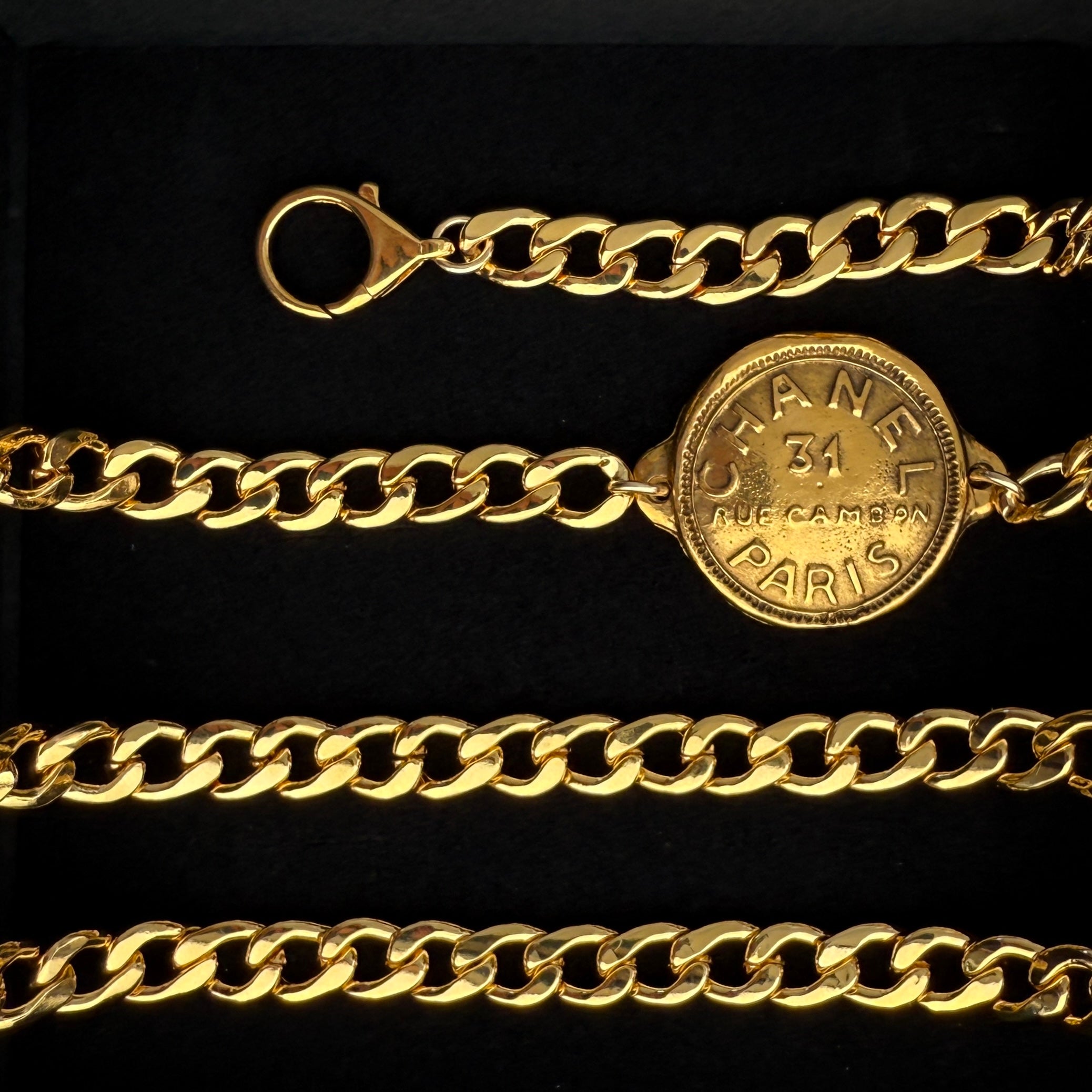 31 Rue Cambon Paris Medallion Link Belt/Necklace