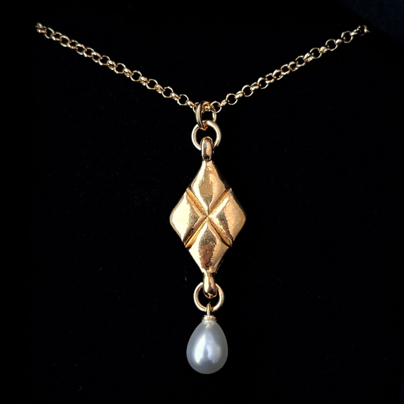 Gold Quilted Necklace with Pearl Drop