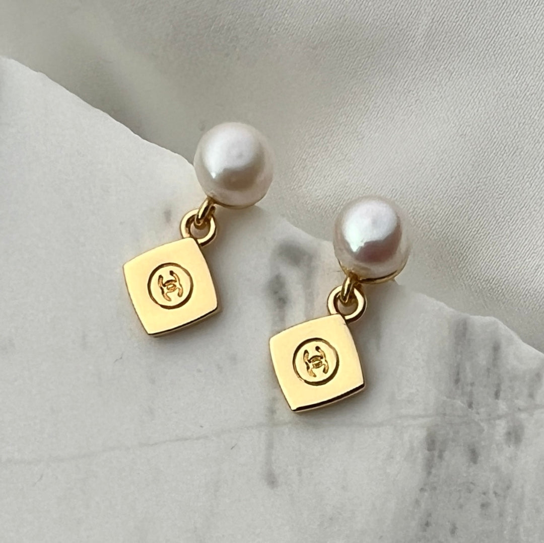 Mini Diamond Shaped Pearl Stud Earrings